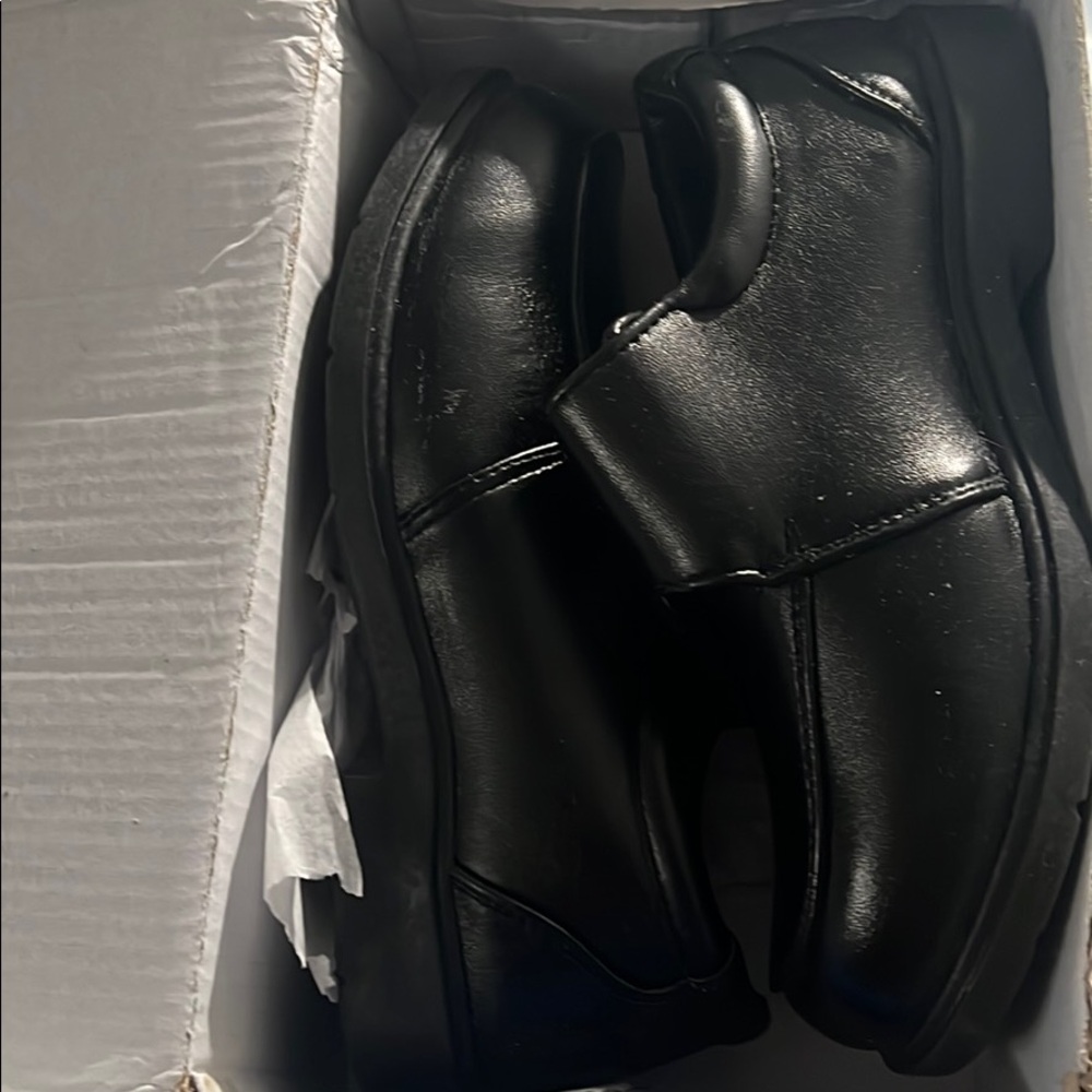 Boys dress shoe Velcro strap black